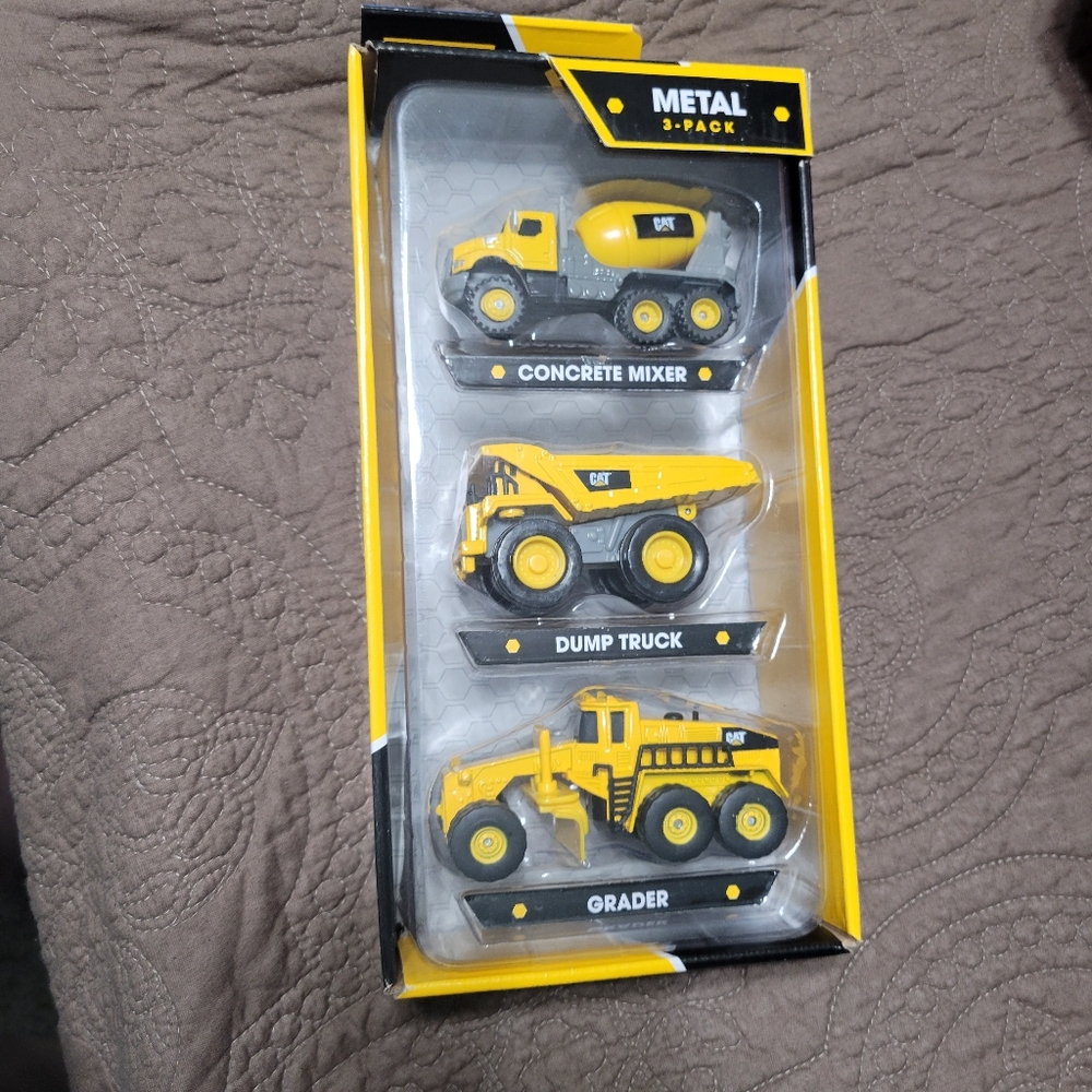 3 Pack Caterpillar Construction Vehicles Die Cast Metal CAT toy trucks  NEW